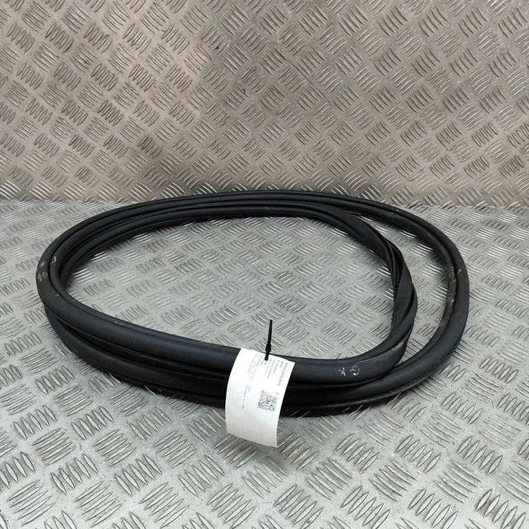 Aizmugurējo durvju blīvgumija – Volvo XC60 (2017-)