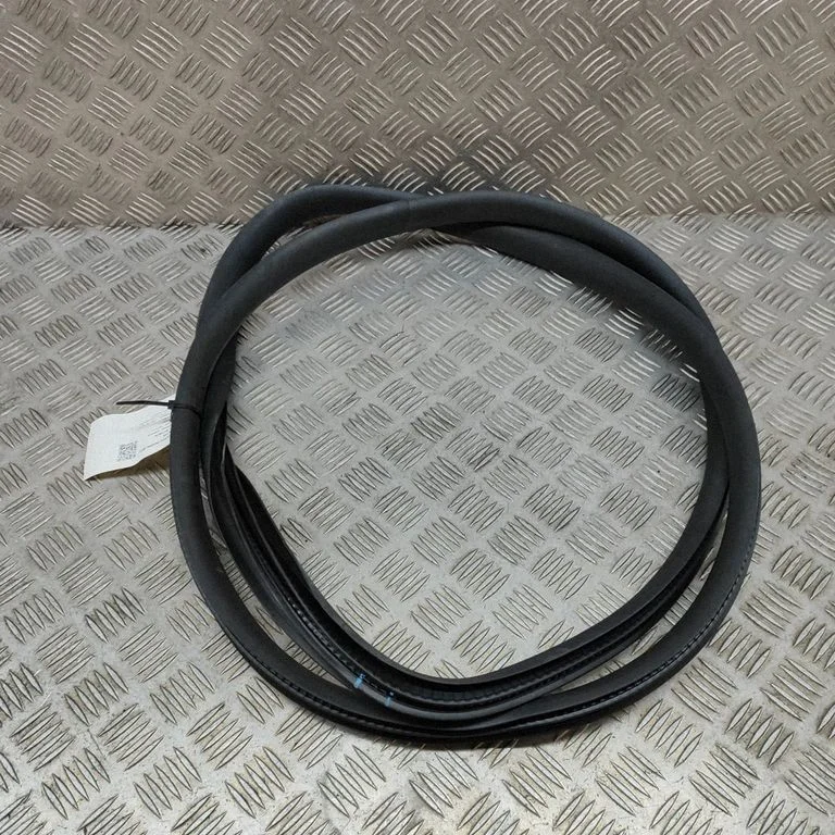 Uszczelka drzwi tylnych H1BBA253A10AF