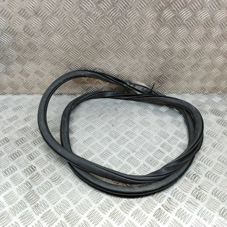 Rubber seal rear door – Audi Q4 e-tron (2021-)
