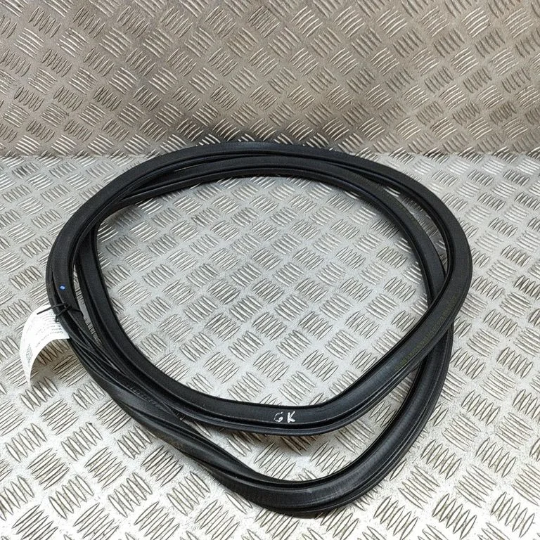 Rubber seal rear door 80A833721