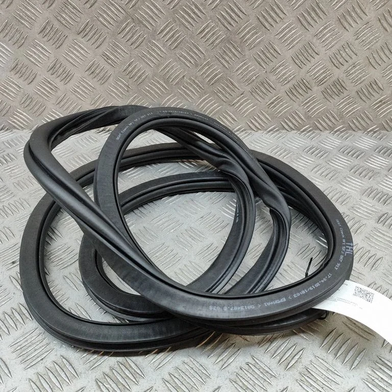 Rubber seal rear door 5FJ867913 – Seat Tarraco (2018-)