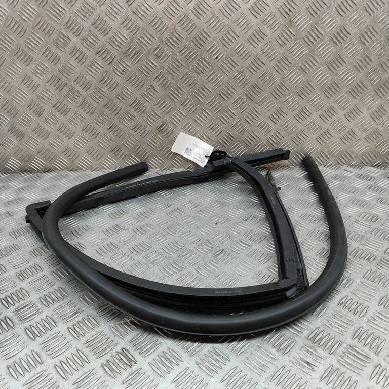 Rubber seal rear door 4G8831707A
