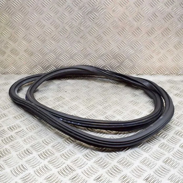 Rubber seal rear door 8V4833721B