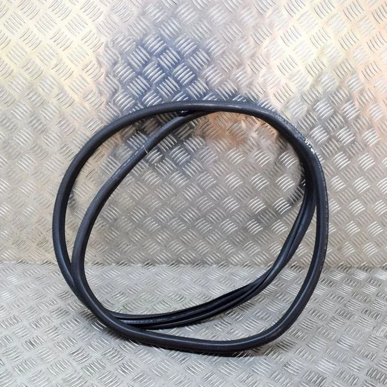 Rubber seal rear door 7407375