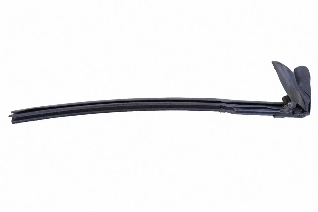 Tagaukse tihend 8F0839479