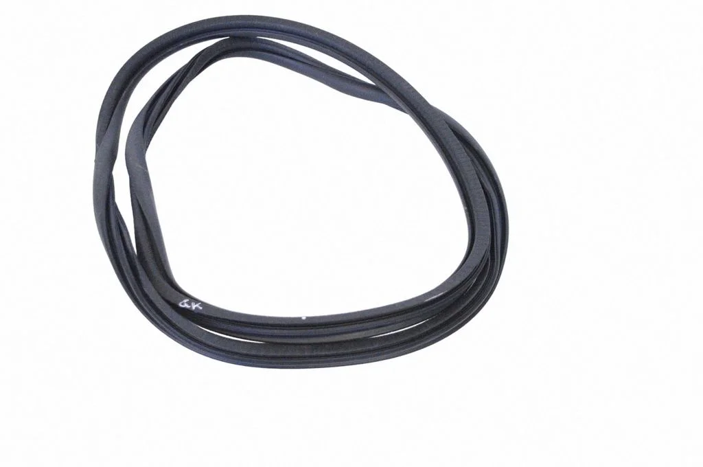 Rubber seal rear door – left