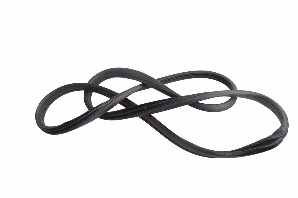 Rubber seal rear door – left