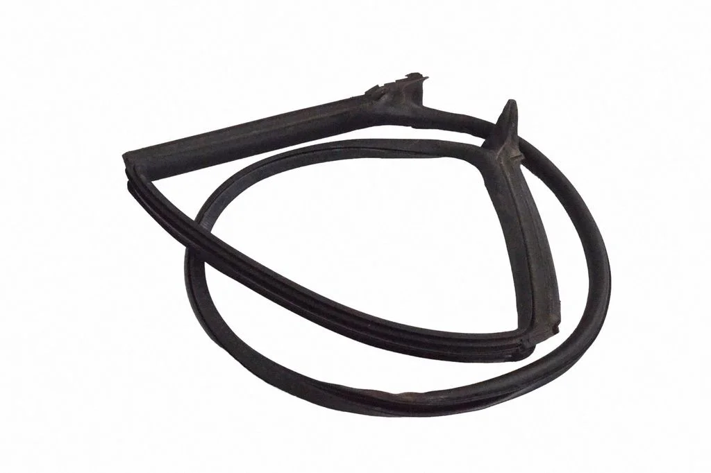 Aizmugurējo durvju blīvgumija 8T8833708C