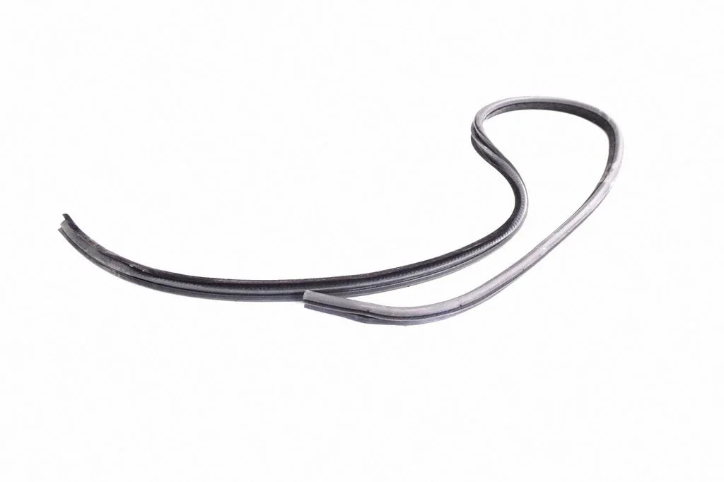 Rubber seal rear door – right