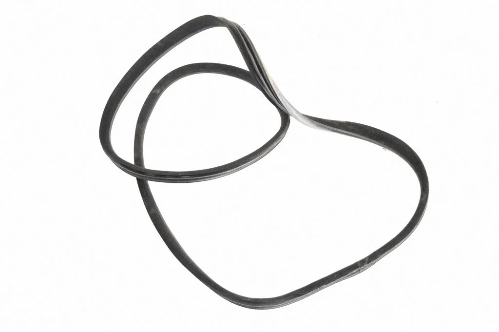Aizmugurējo durvju blīvgumija – kreisā