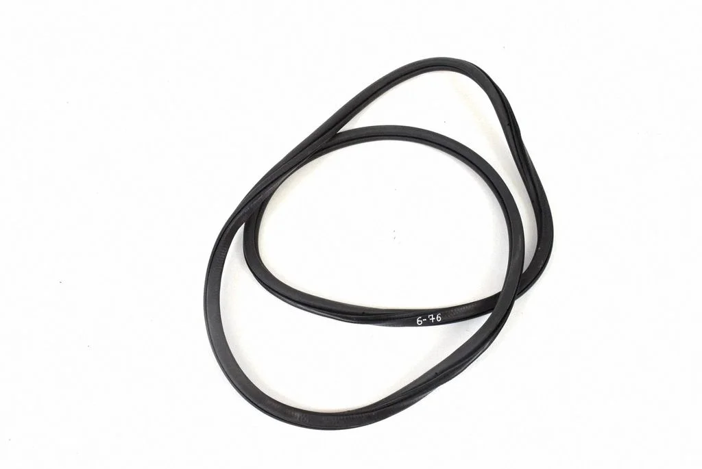 Rubber seal rear door 5G6867914B