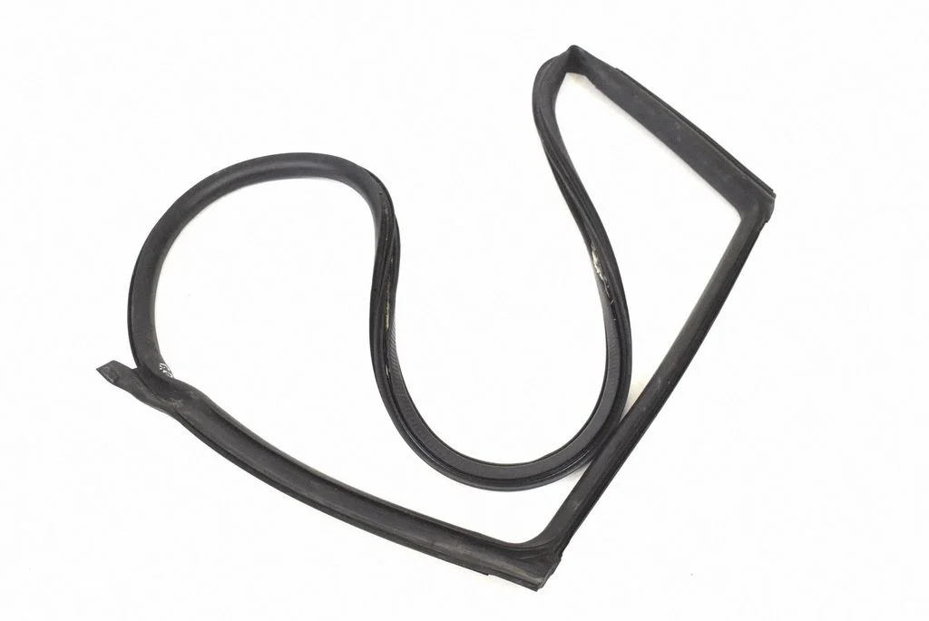 Rubber seal rear door – right