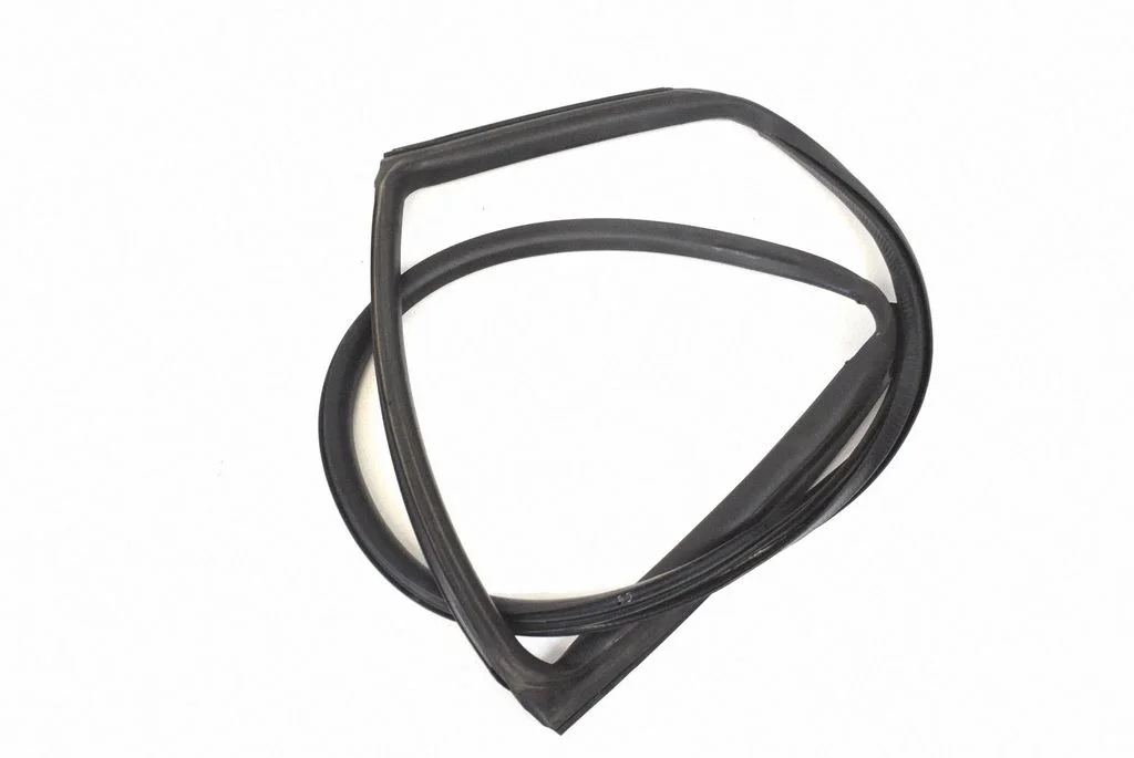 Rubber seal rear door – left