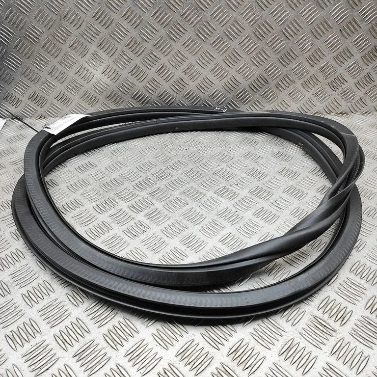 Rubber seal front coupe door – Mercedes-Benz S-Class W223 (2020-)
