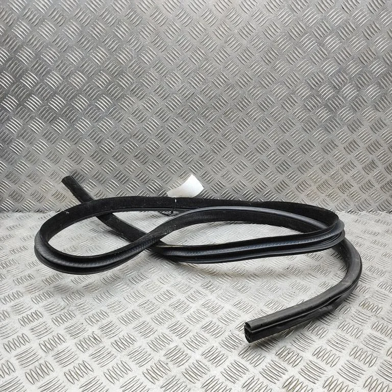 Kupee esiukse tihend T4N3110