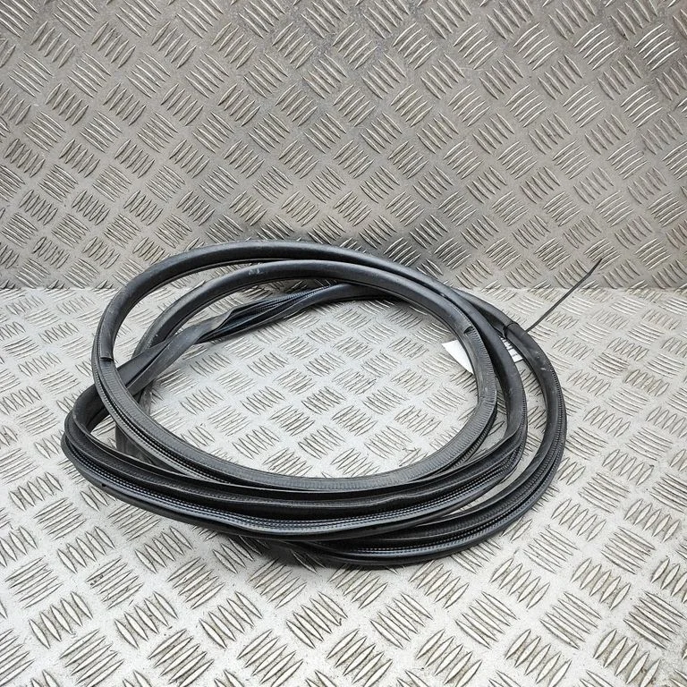 Kupee esiukse tihend 808315MP0A