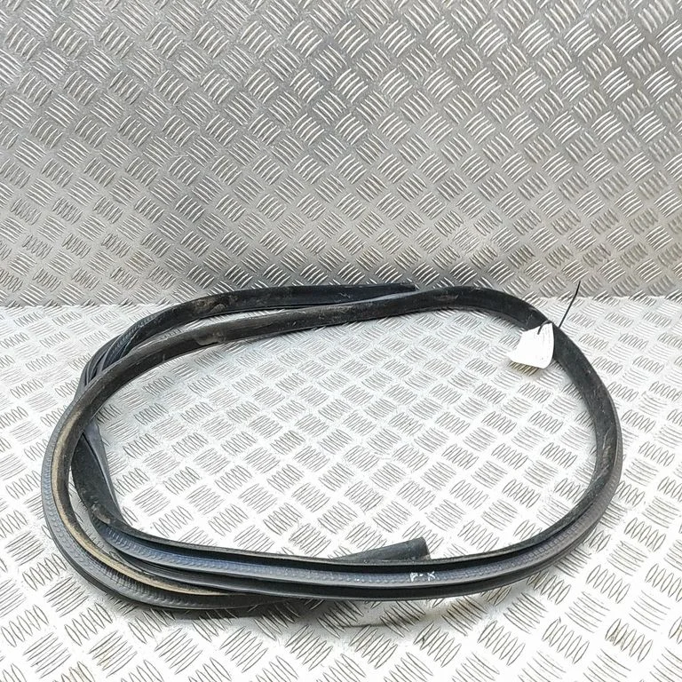 Kupee esiukse tihend GX7320708A