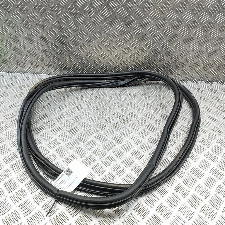 Kupee esiukse tihend 4L0831721