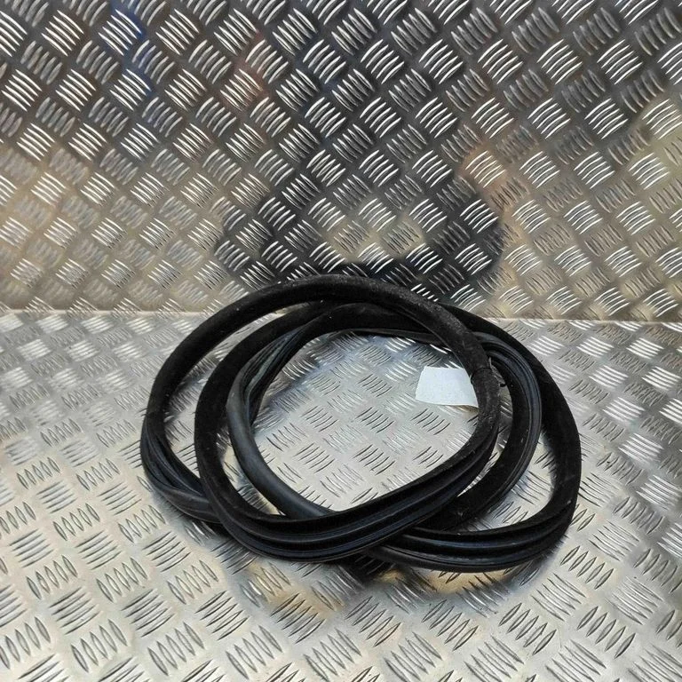 Rubber seal front coupe door BJ3220708A