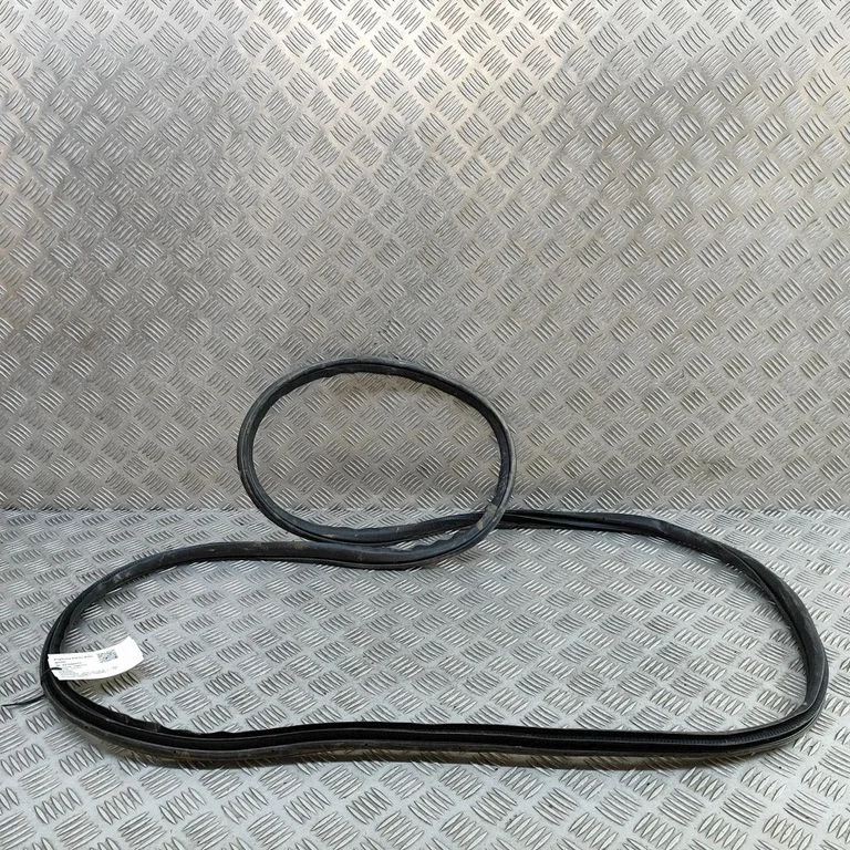 Blīvgumija (uz priekšējām durvīm) A4707270500