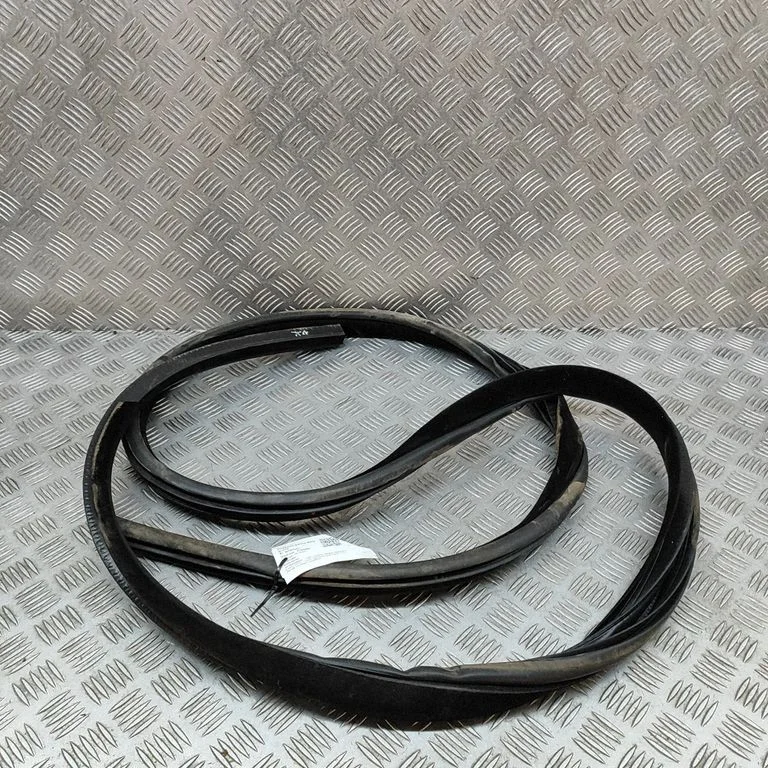 Blīvgumija (uz priekšējām durvīm) CK5220708AC