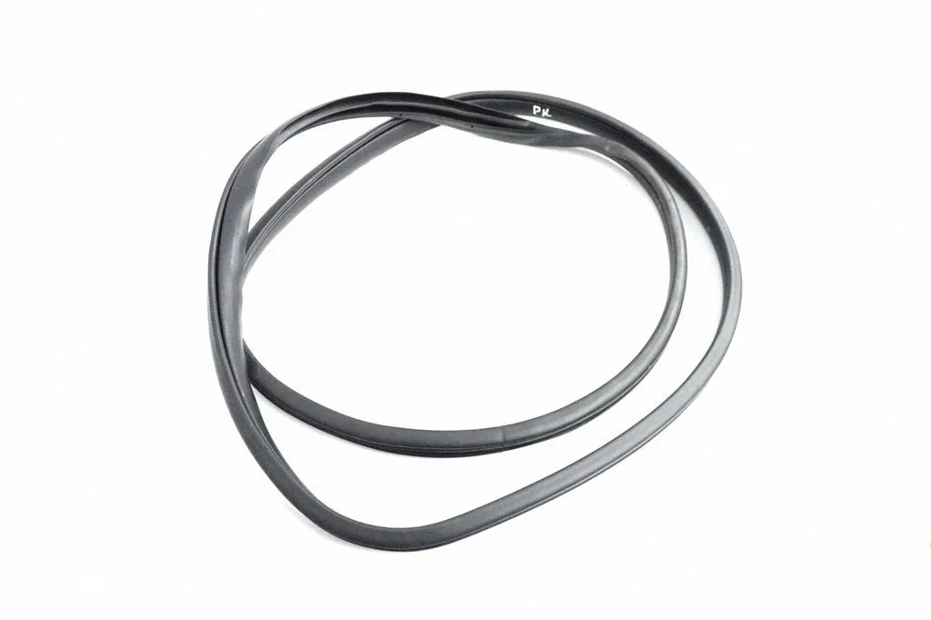 Rubber seal front coupe door – left