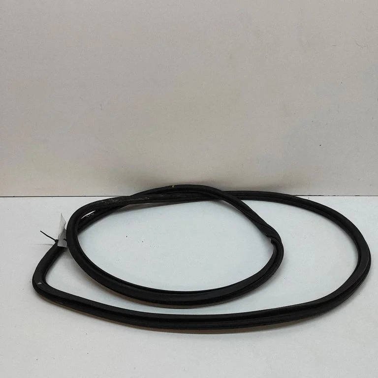 Kupee esiukse tihend 4L0837911