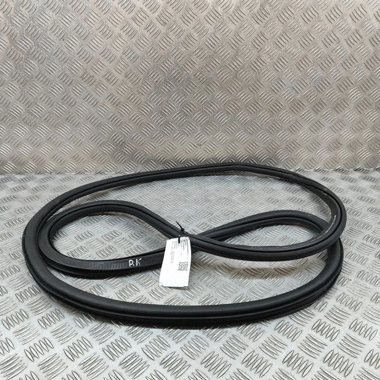 Blīvgumija (uz priekšējām durvīm) 11A867911B