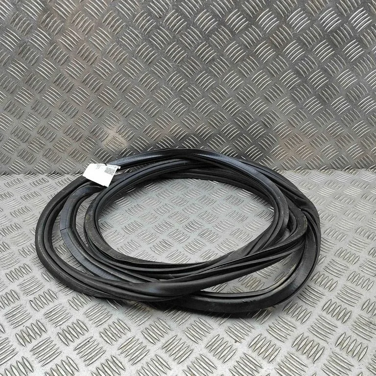 Rubber seal front coupe door 7T0837911H