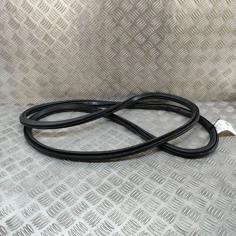 Rubber seal front coupe door – Volvo XC90 (2014-)