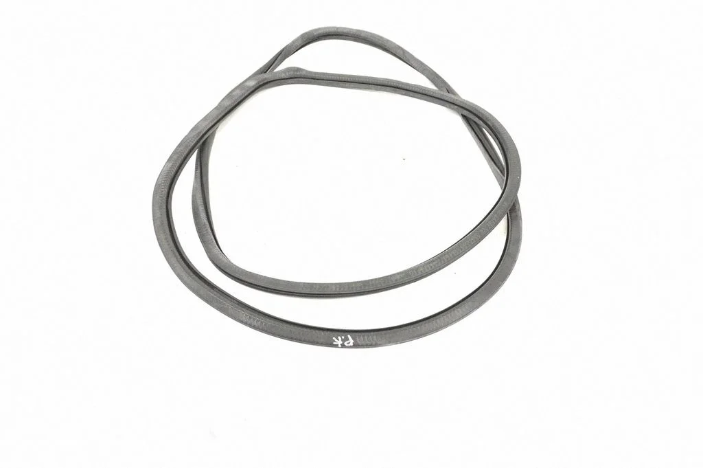 Blīvgumija (uz priekšējām durvīm) 7L0867365G