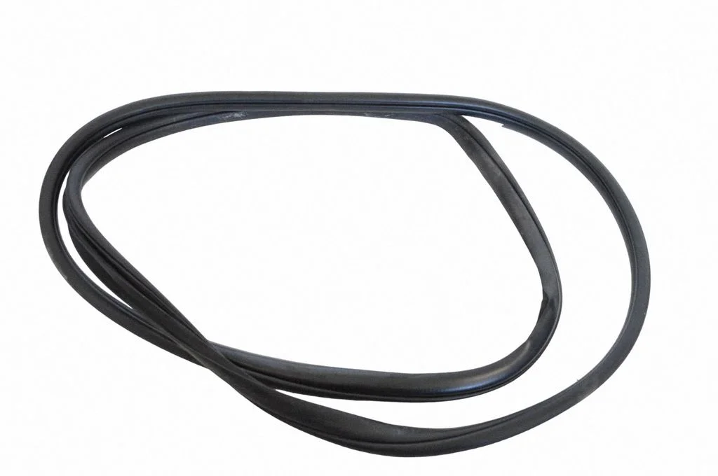 Rubber seal front coupe door – left