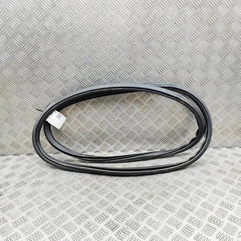 Kupee esiukse tihend 32274524