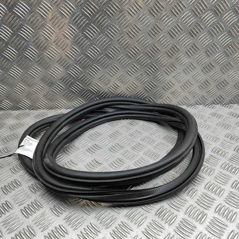 Rubber seal front coupe door 1316780800