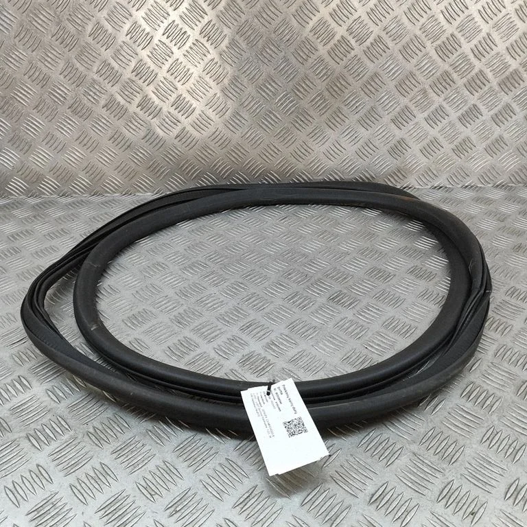 Rubber seal front coupe door YQ00027580