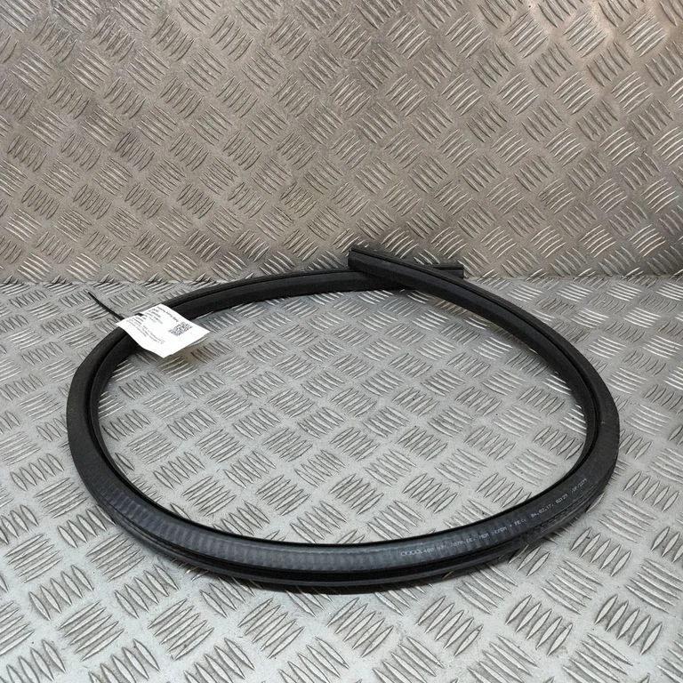 Rubber seal front coupe door 4G8831707A