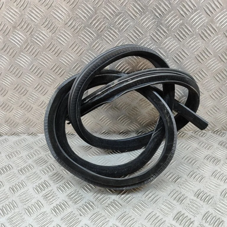 Blīvgumija (uz priekšējām durvīm) GX6320708A