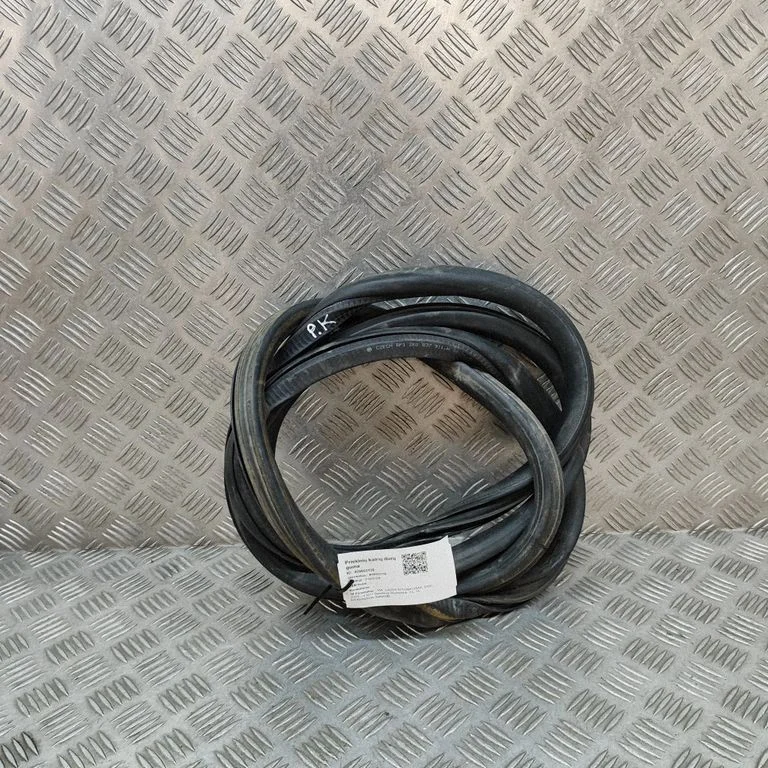 Rubber seal front coupe door – Volkswagen Caddy (2015-2020)