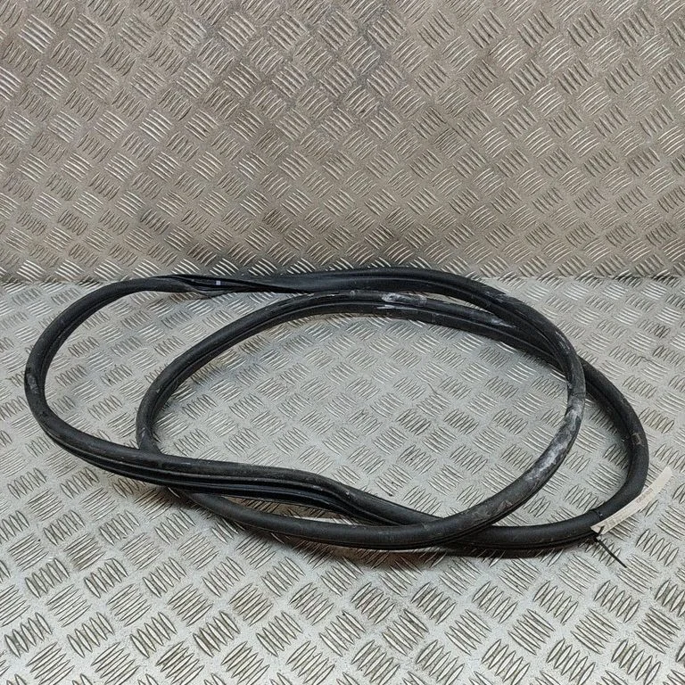 Kupee esiukse tihend 82110CV000