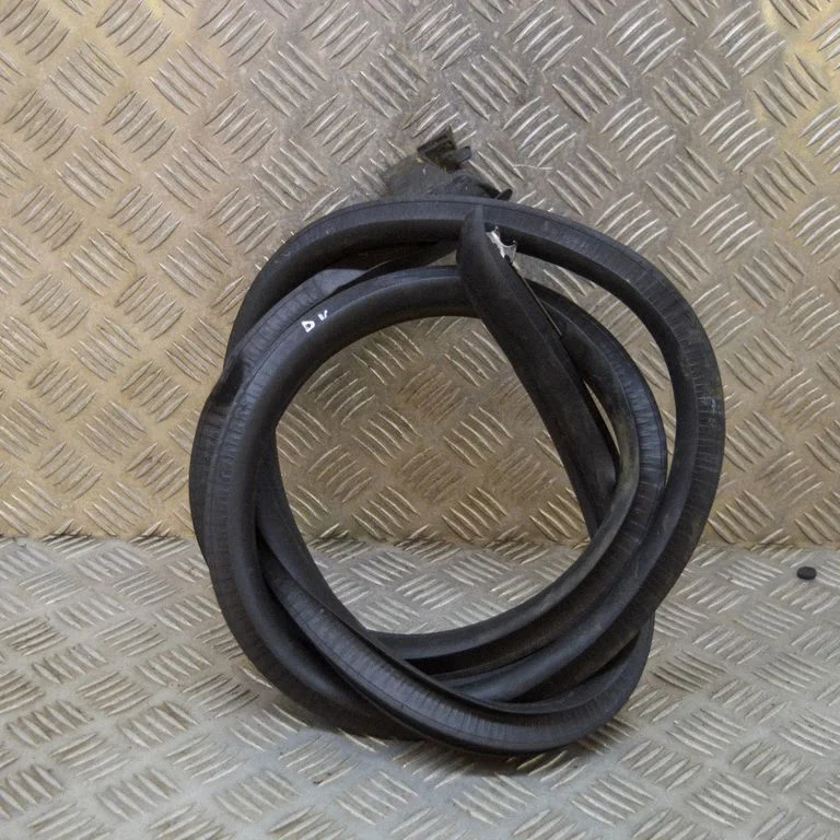 Rubber seal front coupe door 98653707502