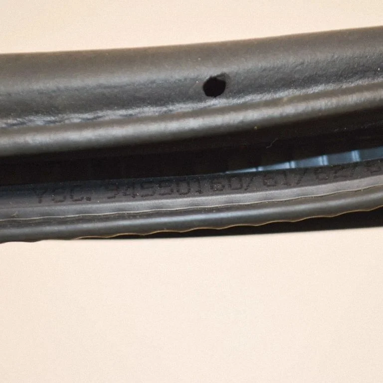 Blīvgumija (uz priekšējām durvīm) 94550160