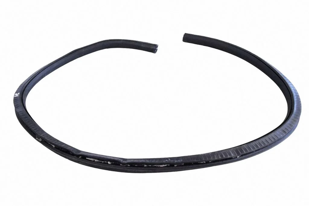 Kupee esiukse tihend 8F0831707B
