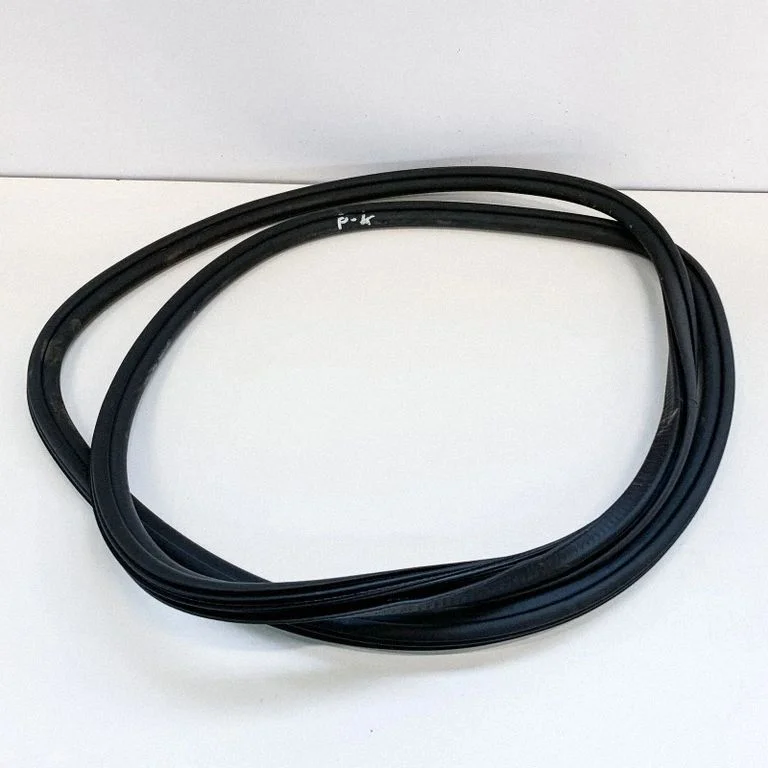 Kupee esiukse tihend 95B831721