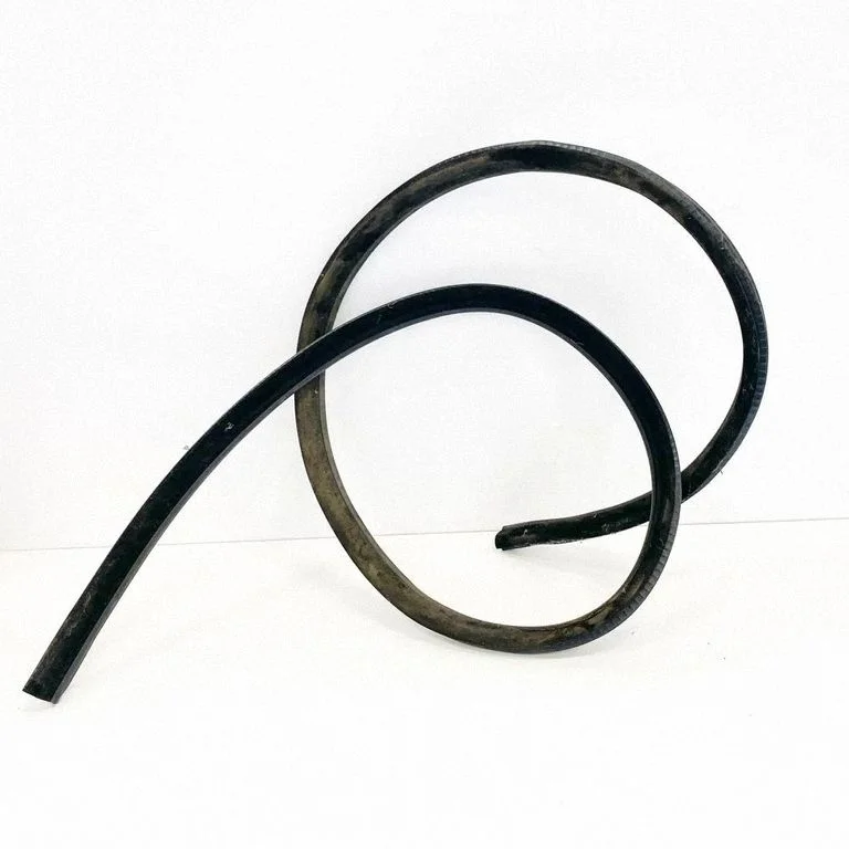 Rubber seal front coupe door – left