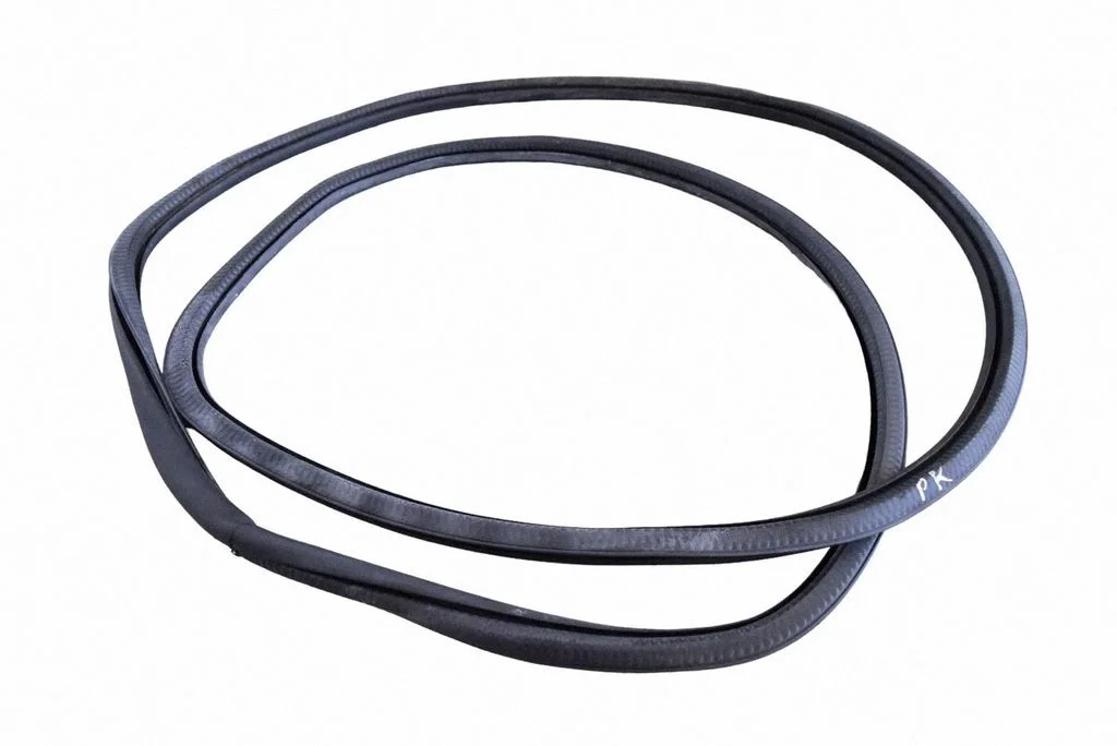 Rubber seal front coupe door – Porsche Cayenne (9PA) (2002-2010)