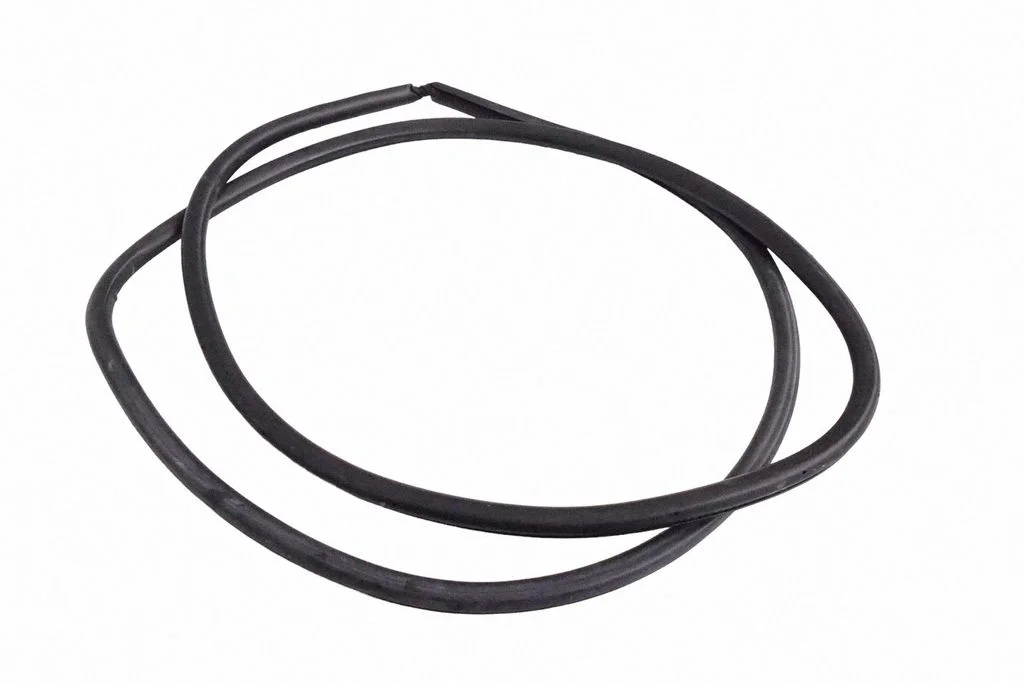 Blīvgumija (uz priekšējām durvīm) – kreisā