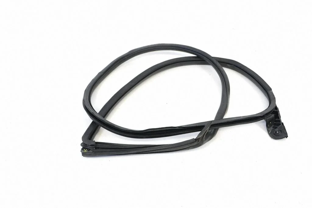 Rubber seal front coupe door – Audi A5 (2016-2024)