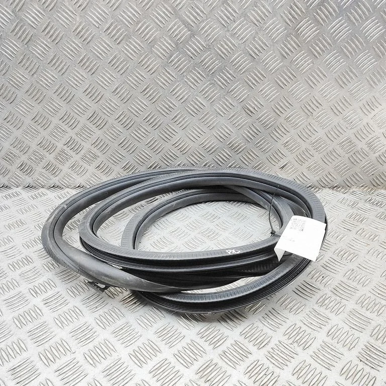 Rubber seal front door (on door) – Mercedes-Benz EQS V297 (2021-)