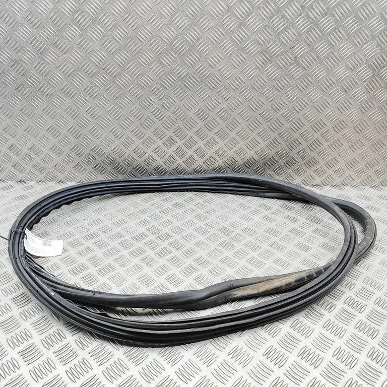 Priekšējā blīvgumija (uz durvīm) BK31V20708CC