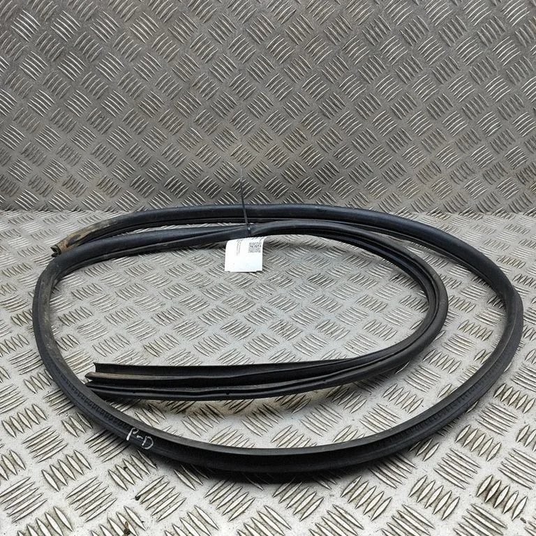 Priekšējā blīvgumija (uz durvīm) 5725A312